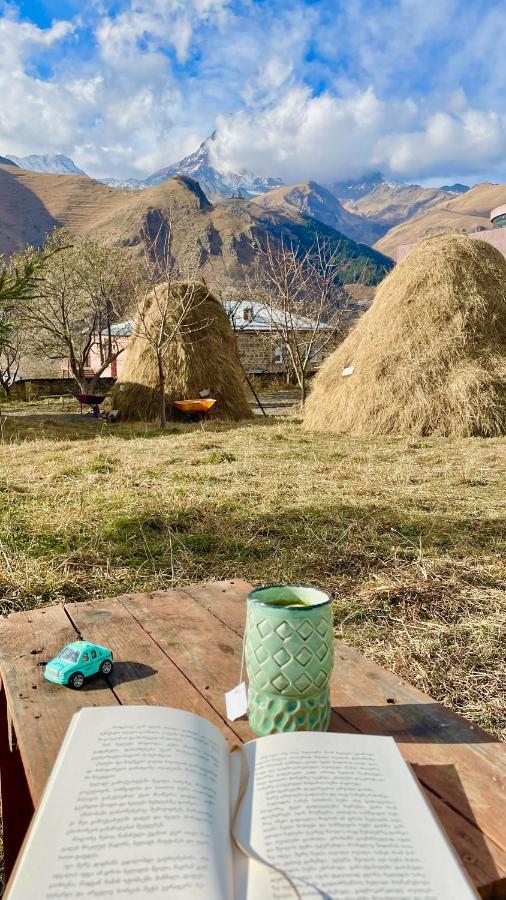 Piligrim Kazbegi Hotel Eksteriør billede
