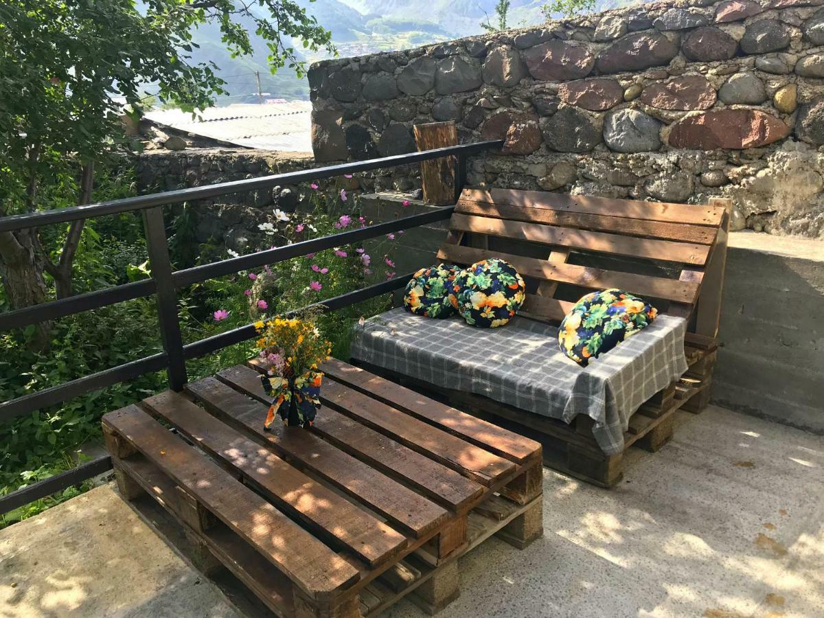 Piligrim Kazbegi Hotel Eksteriør billede