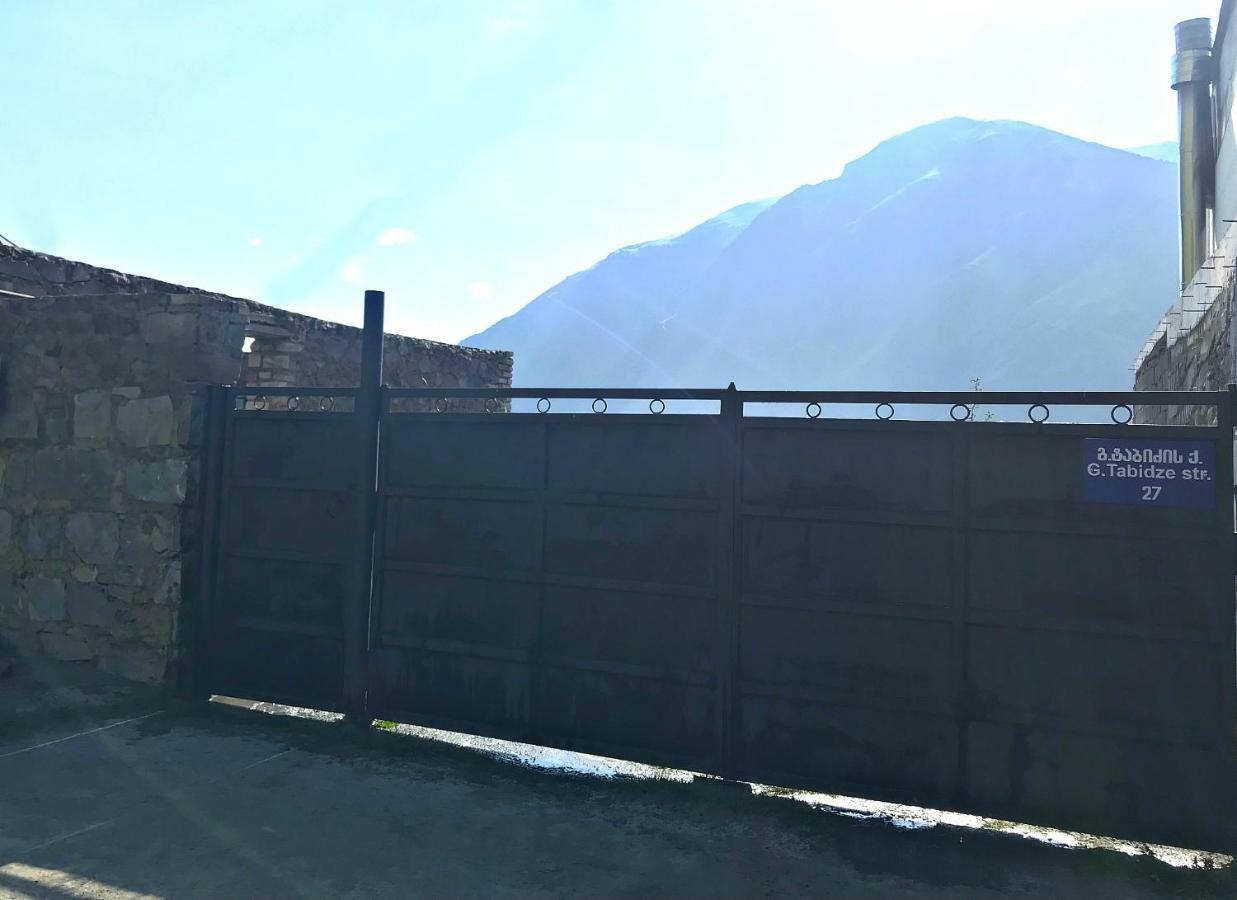Piligrim Kazbegi Hotel Eksteriør billede