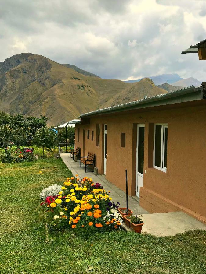 Piligrim Kazbegi Hotel Eksteriør billede